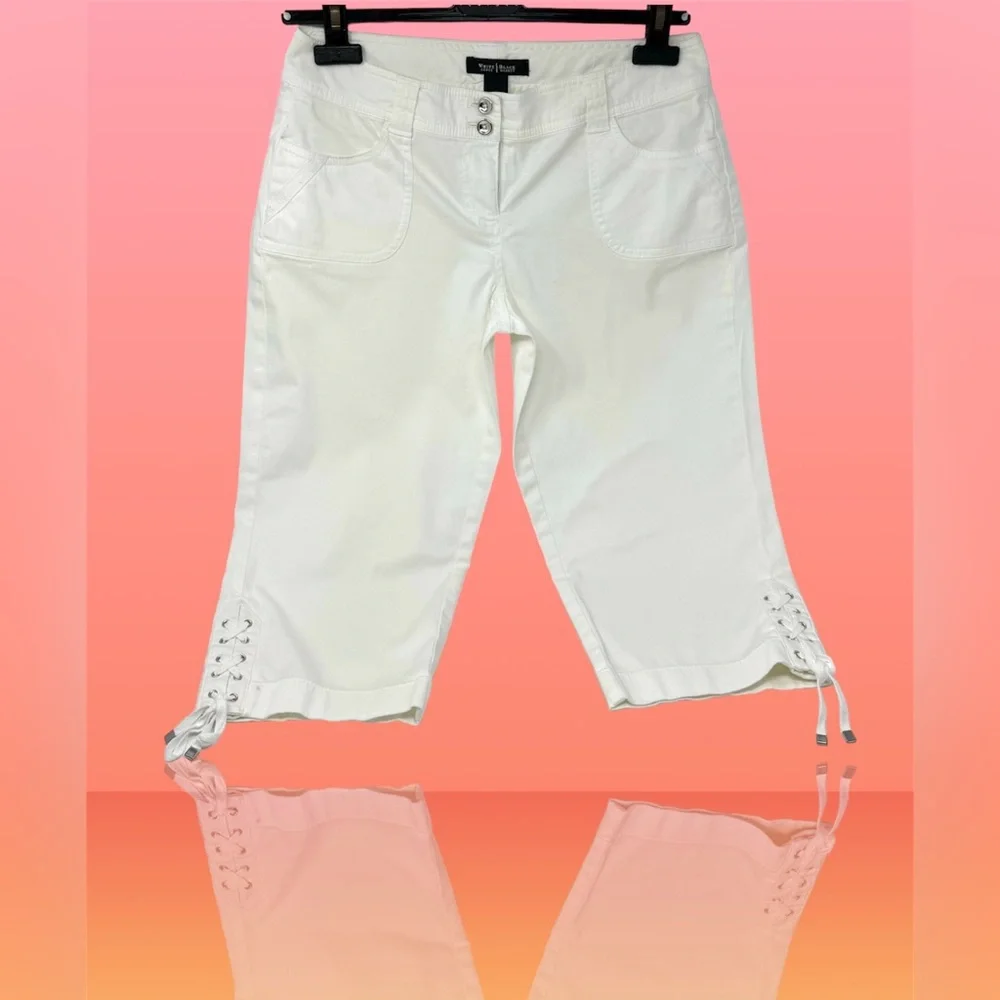 🛍️SALE🛍️ White House Black Market Pedal Pusher Lace-Up Detail Crop Pants - Picture 2 of 9